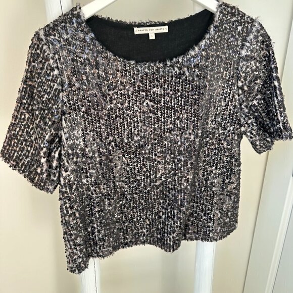 Search for Sanity Faux Fur Sequin Shell Top SZ L - Picture 1 of 15